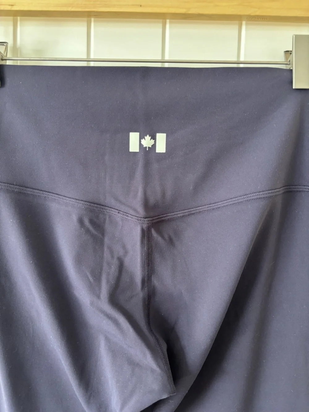 lululemon Team Canada Aligns High-Rise Dark Purple Leggings Size 8 - Picture 4 of 7
